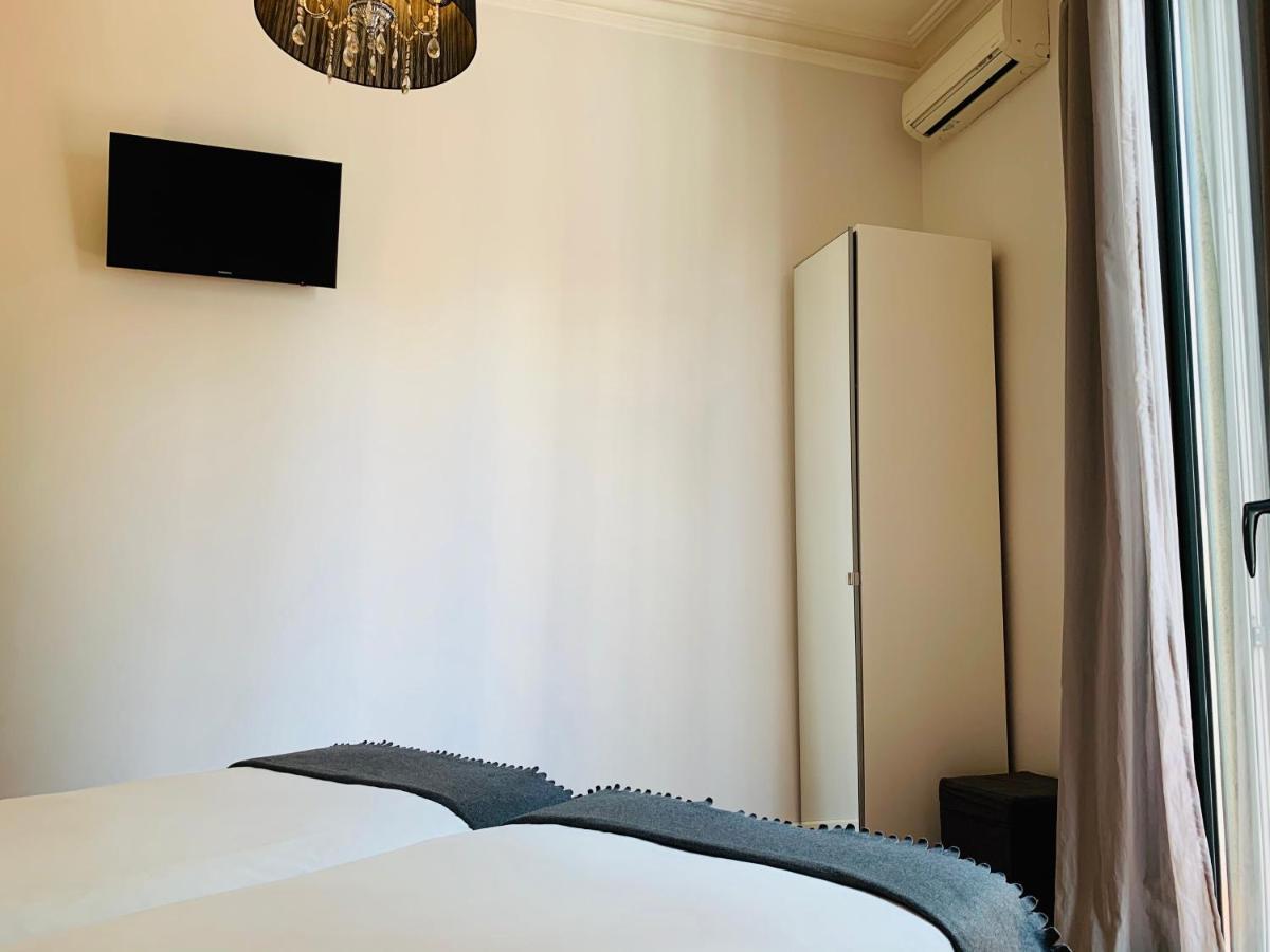 Super Balmes Guest House Barcelona Ngoại thất bức ảnh