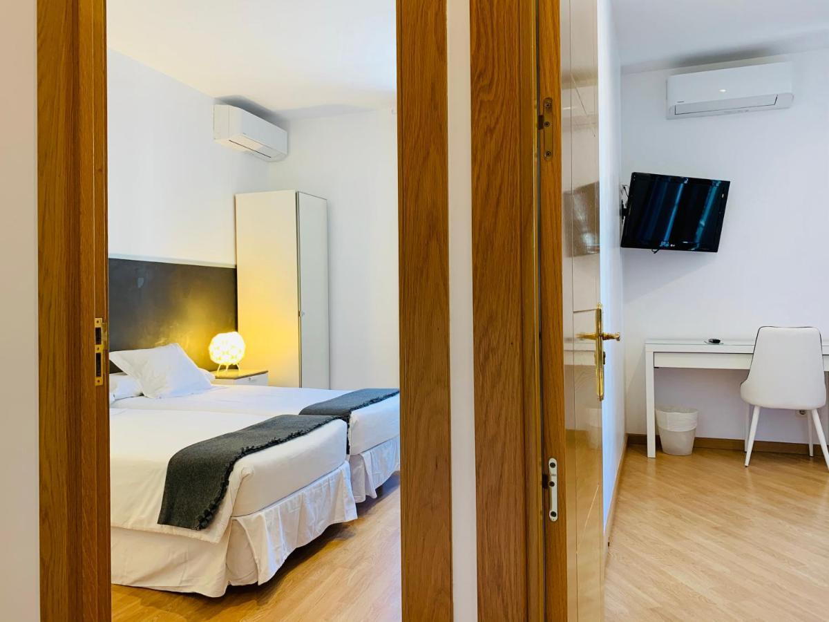 Super Balmes Guest House Barcelona Ngoại thất bức ảnh