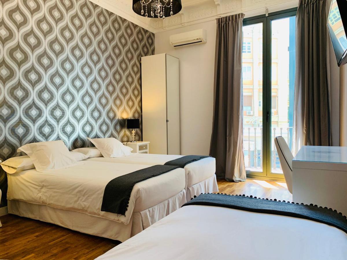 Super Balmes Guest House Barcelona Ngoại thất bức ảnh