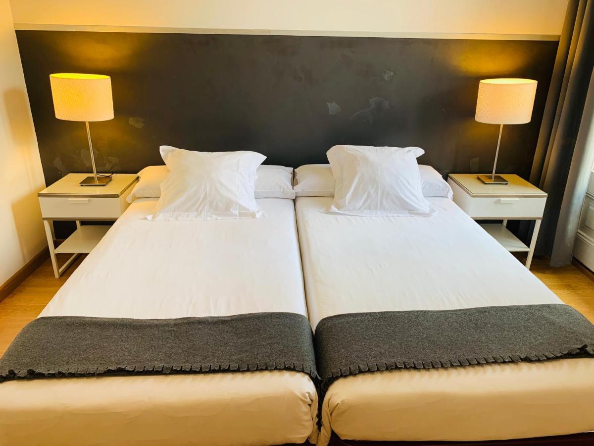 Super Balmes Guest House Barcelona Ngoại thất bức ảnh