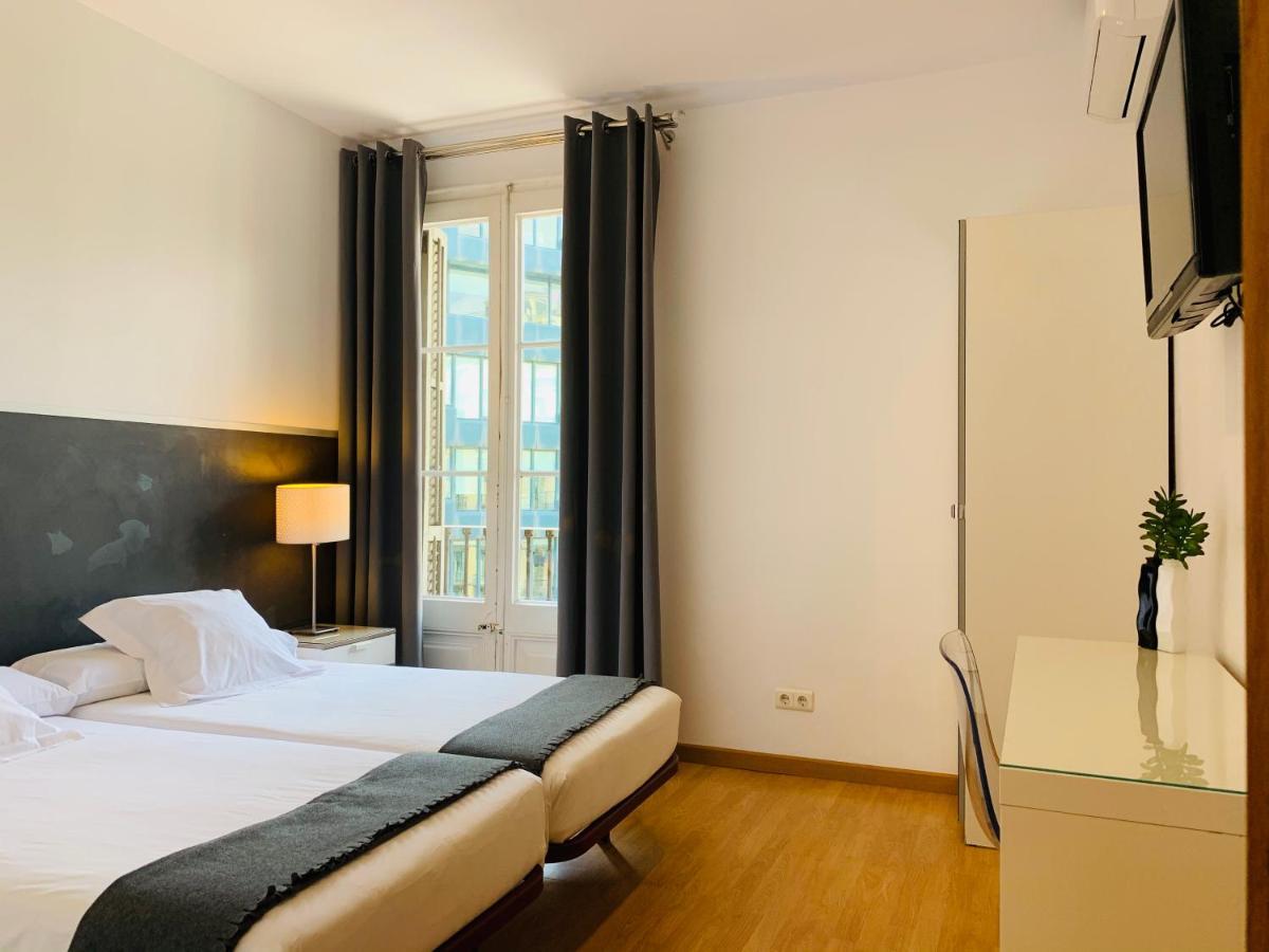 Super Balmes Guest House Barcelona Ngoại thất bức ảnh