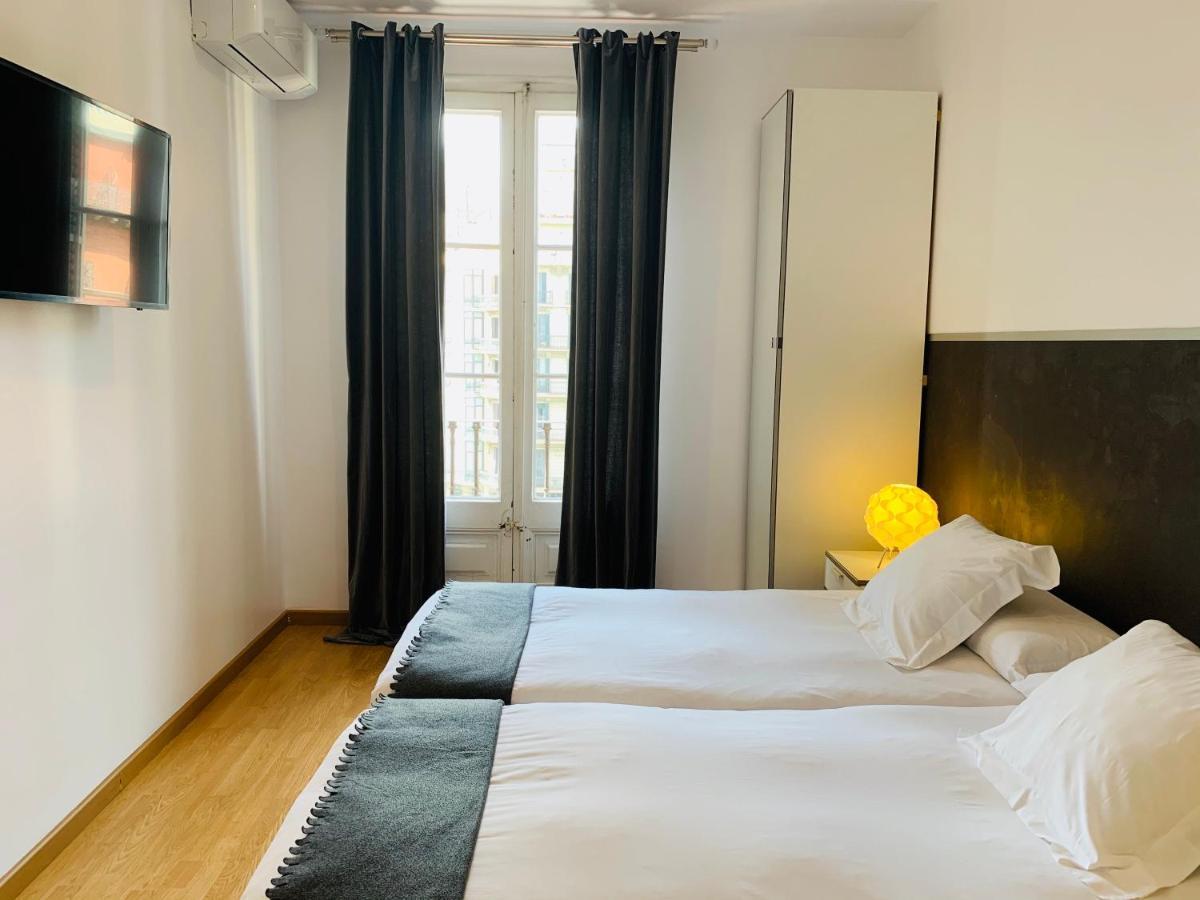 Super Balmes Guest House Barcelona Ngoại thất bức ảnh