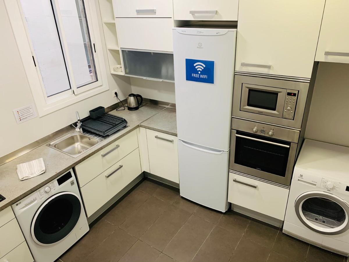 Super Balmes Guest House Barcelona Ngoại thất bức ảnh