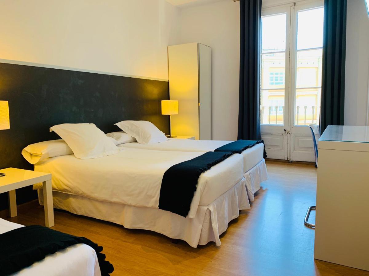 Super Balmes Guest House Barcelona Ngoại thất bức ảnh