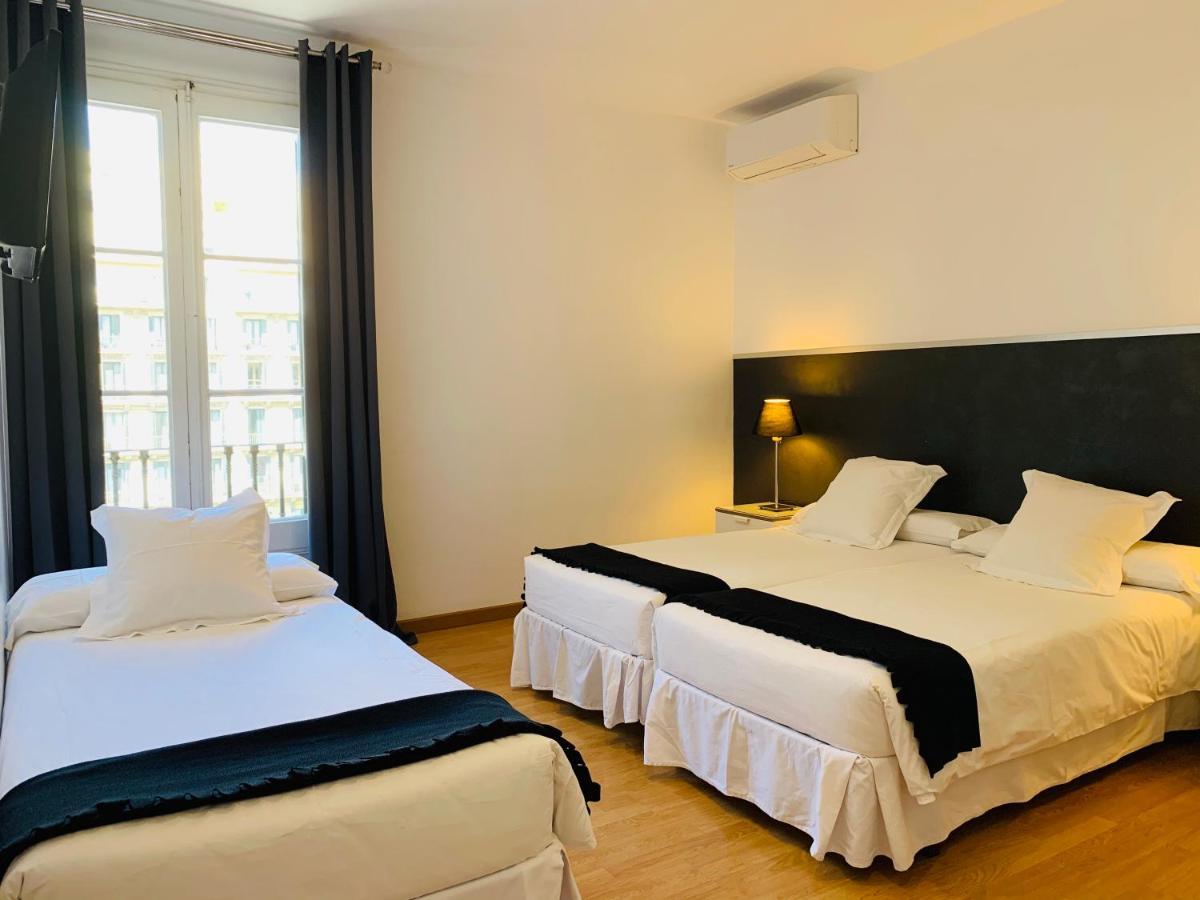 Super Balmes Guest House Barcelona Ngoại thất bức ảnh