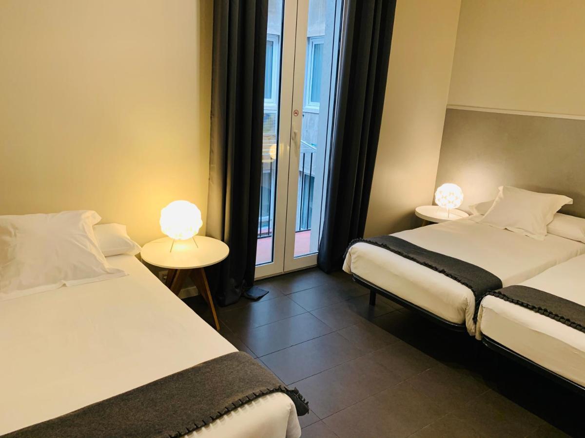 Super Balmes Guest House Barcelona Ngoại thất bức ảnh